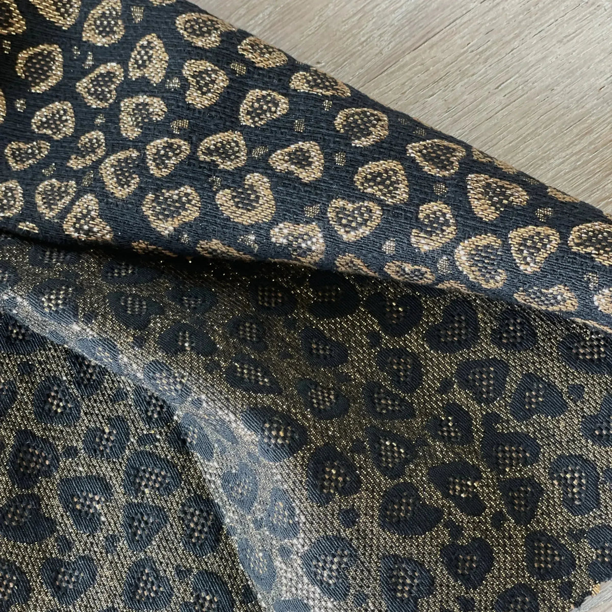 Vingtsept-Jacquard - Leo-fabric-gather here online