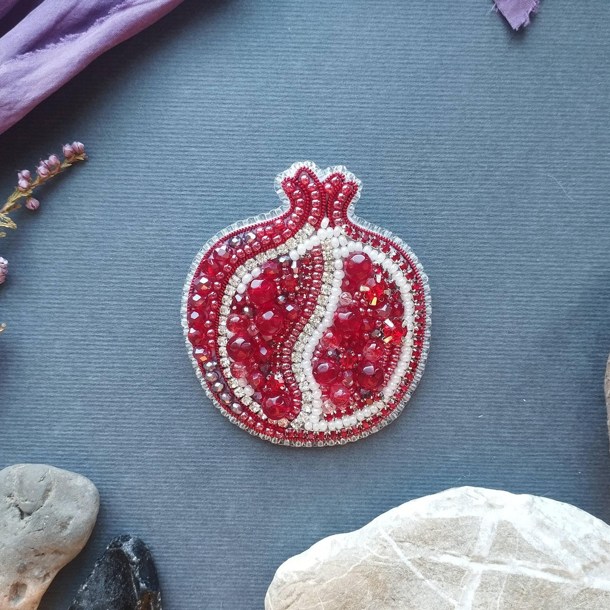 CraftShopOnline-Pomegranate Brooch Kit: DIY Seed Bead Embroidery-craft kit-gather here online