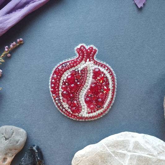 CraftShopOnline-Pomegranate Brooch Kit: DIY Seed Bead Embroidery-craft kit-gather here online