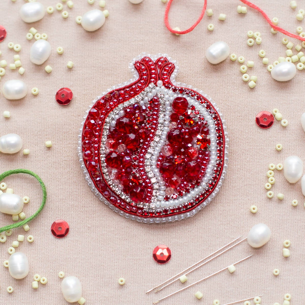 CraftShopOnline-Pomegranate Brooch Kit: DIY Seed Bead Embroidery-craft kit-gather here online