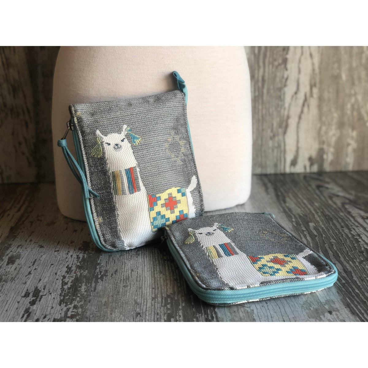 Atenti-Mamallama Circular Case - Grey-craft organizer-gather here online