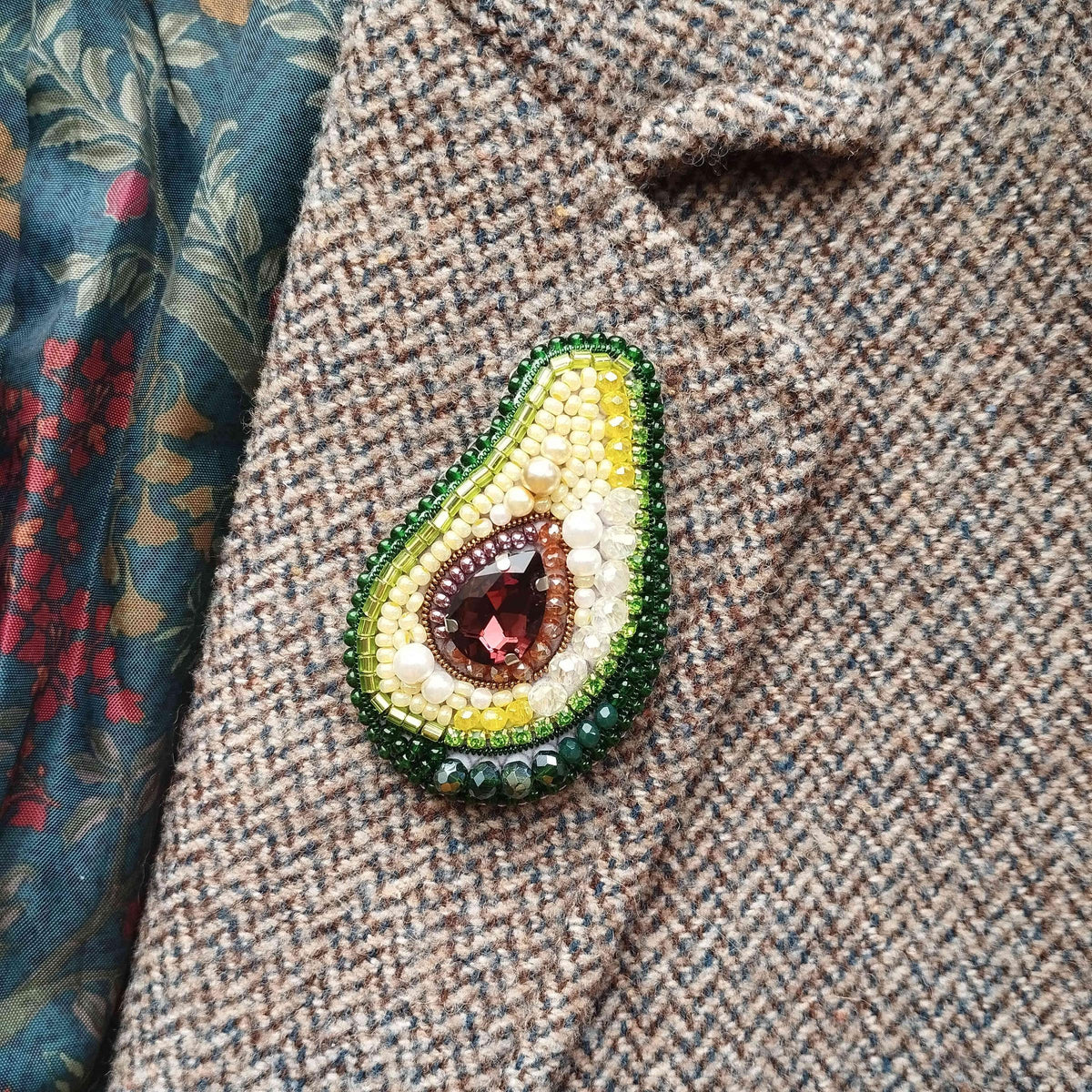 CraftShopOnline-Avocado Brooch Kit: DIY Embroidery Jewelry Making-craft kit-gather here online