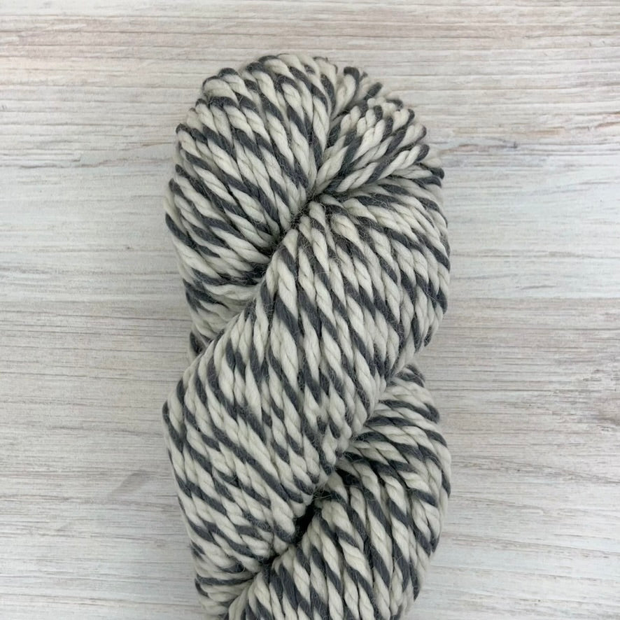Ikigai Fiber-Chibi Paka Chunky - Skein-yarn-Iron Twist-gather here online