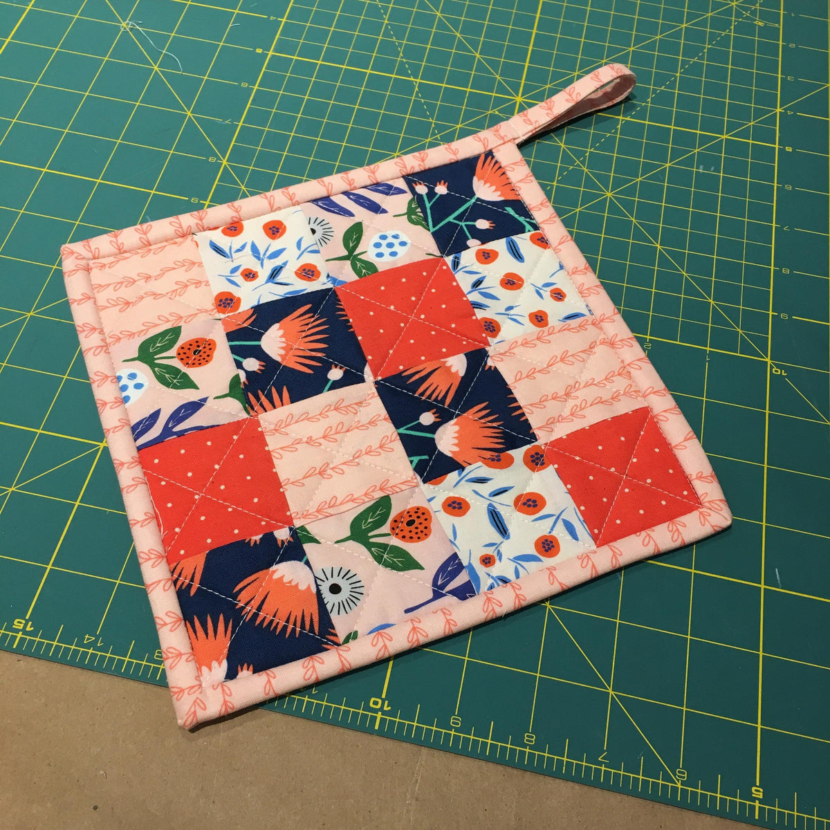 gather here classes-Quilting II - a Patchwork Potholder-class-gather here online