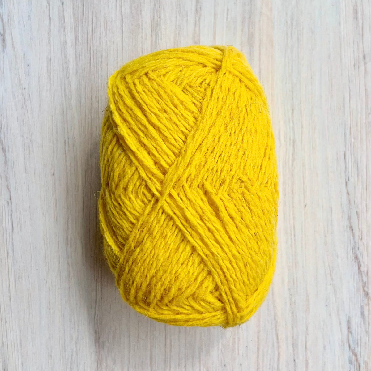 Retrosaria Rosa Pomar-Brusca-yarn-A579 Daffodil-gather here online