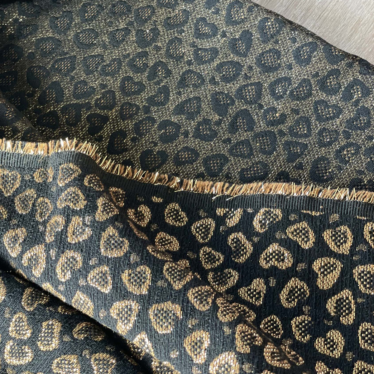 Vingtsept-Jacquard - Leo-fabric-gather here online