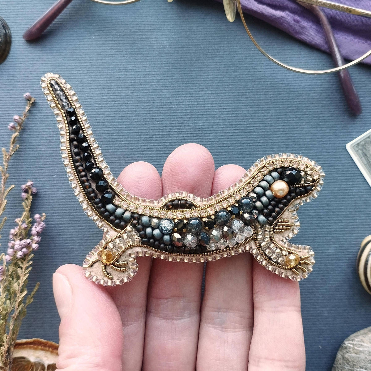 CraftShopOnline-Bead Embroidery Kit: Gecko Brooch DIY Craft, Jewelry Making-craft kit-gather here online