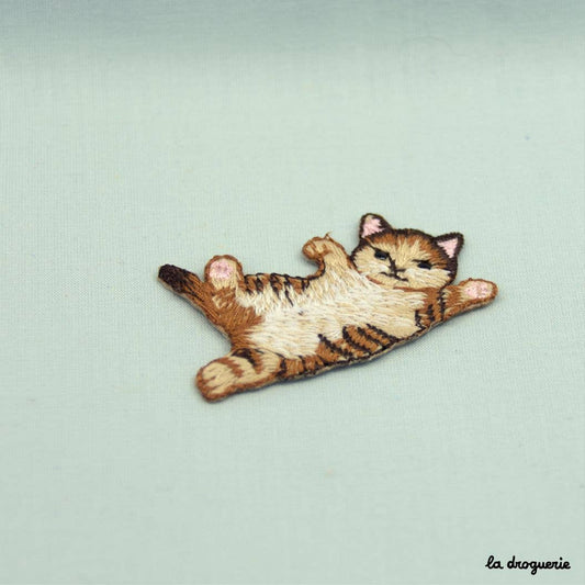 LA DROGUERIE-Cuddly Cat Iron-On Patch-patches + pins-gather here online