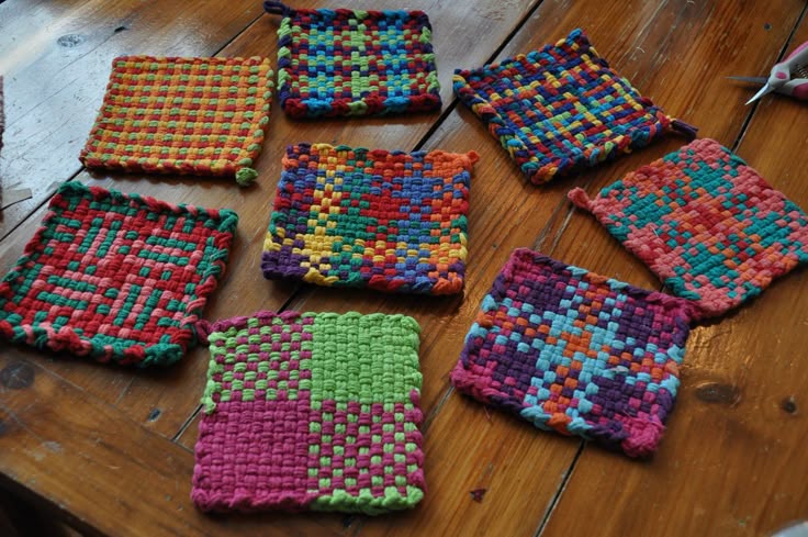 gather here classes-Weaving on a Potholder Loom-class-gather here online