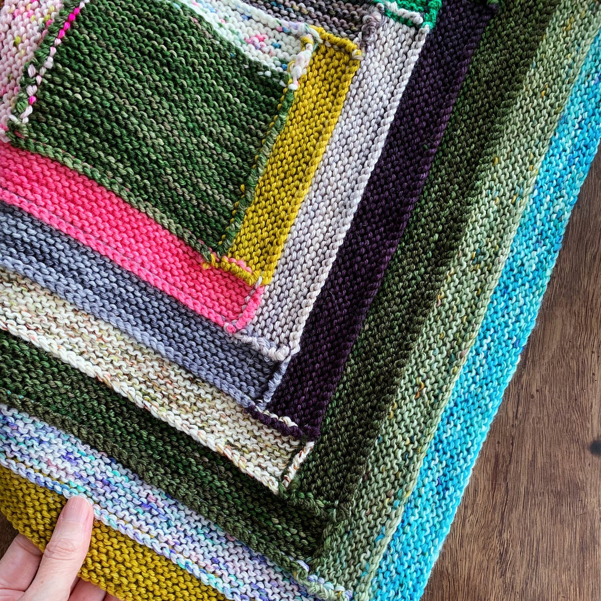 gather here classes-Scrappy Log Cabin Blanket-class-gather here online