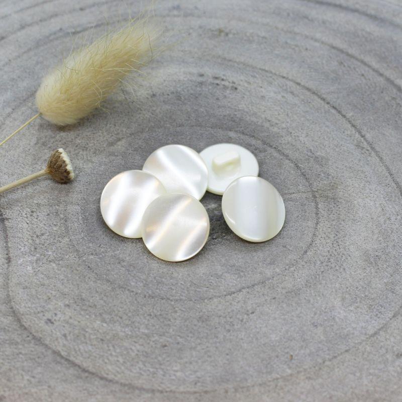 Atelier Brunette - 15mm Swing Button (each) - 01 Off White - gatherhereonline.sbs