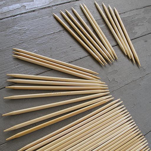 Clover - Takumi 7" Bamboo Double Pointed Knitting Needles (DPN) - US1 / 2.25mm - gatherhereonline.sbs