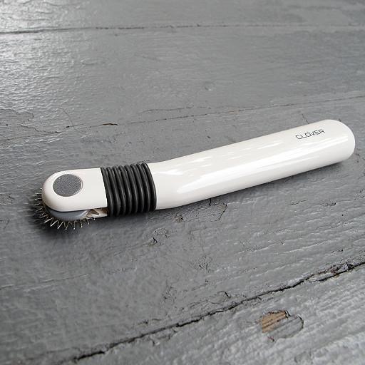 Clover - Tracing Wheel - Serrated Edges - Default - gatherhereonline.sbs