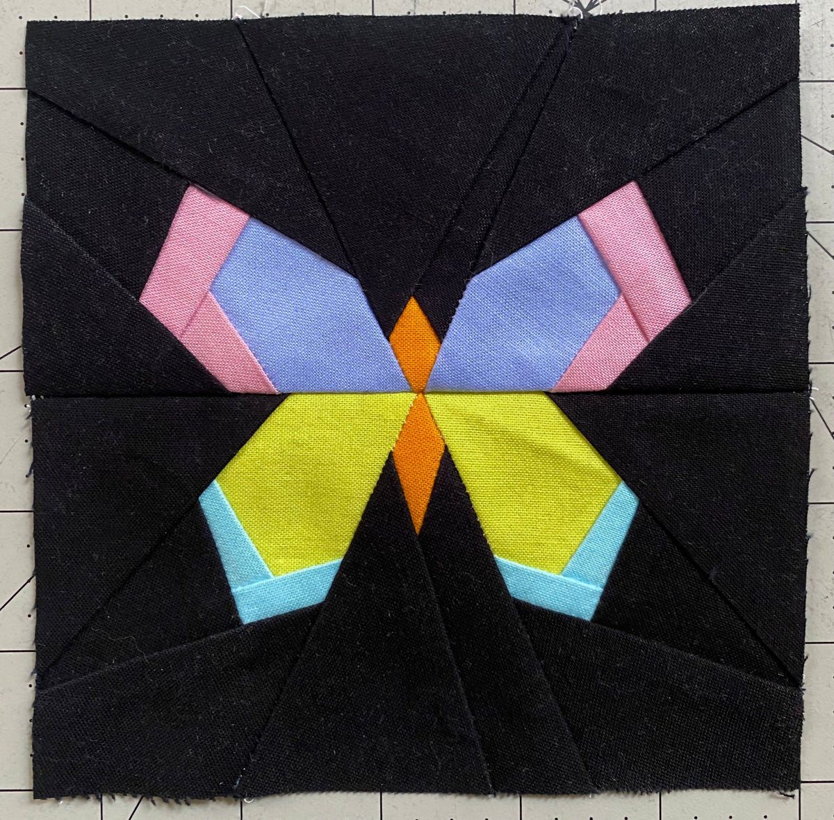 gather here classes-Foundation Paperpiecing: Butterfly charm blocks-class-gather here online