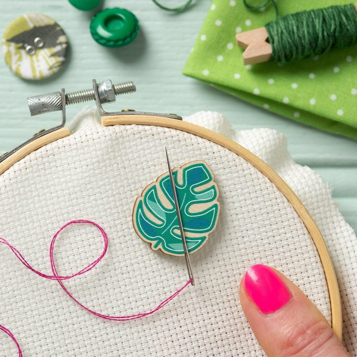 Hawthorn Handmade-Monstera Leaf Magnetic Needle Minder-notion-gather here online