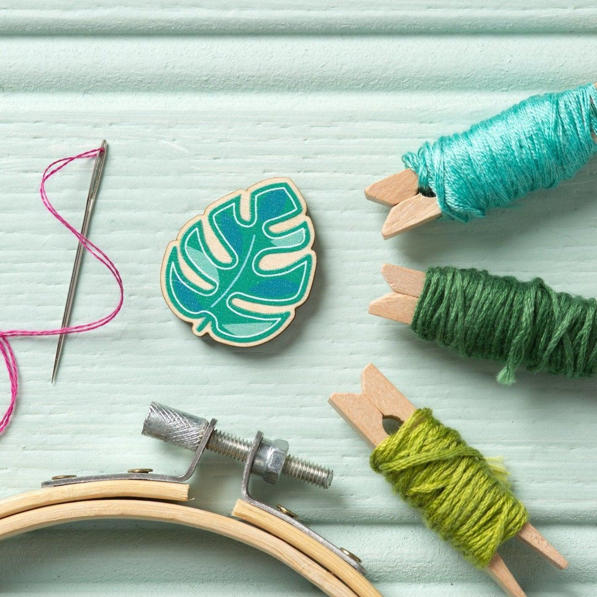 Hawthorn Handmade-Monstera Leaf Magnetic Needle Minder-notion-gather here online