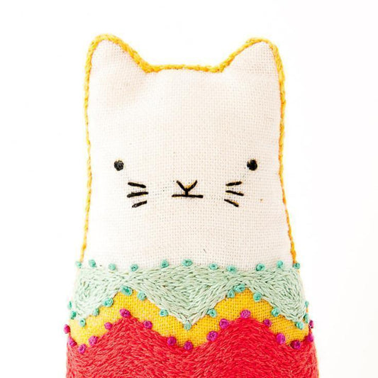 Kiriki Press - Fiesta Cat DIY Embroidery Kit - Default - gatherhereonline.sbs