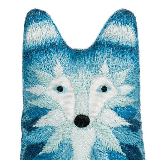 Kiriki Press - Wolf DIY Embroidery Kit - Default - gatherhereonline.sbs