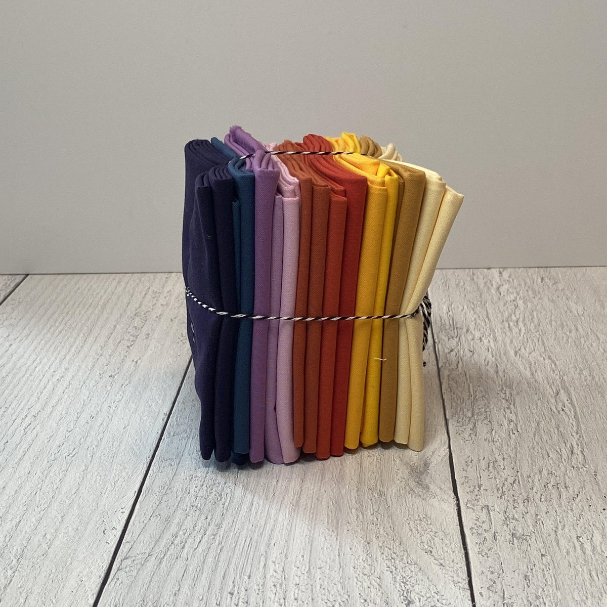 Kona - Fat Quarter Bundle of Kona Solids (12 Pieces) - California sunset - gatherhereonline.sbs