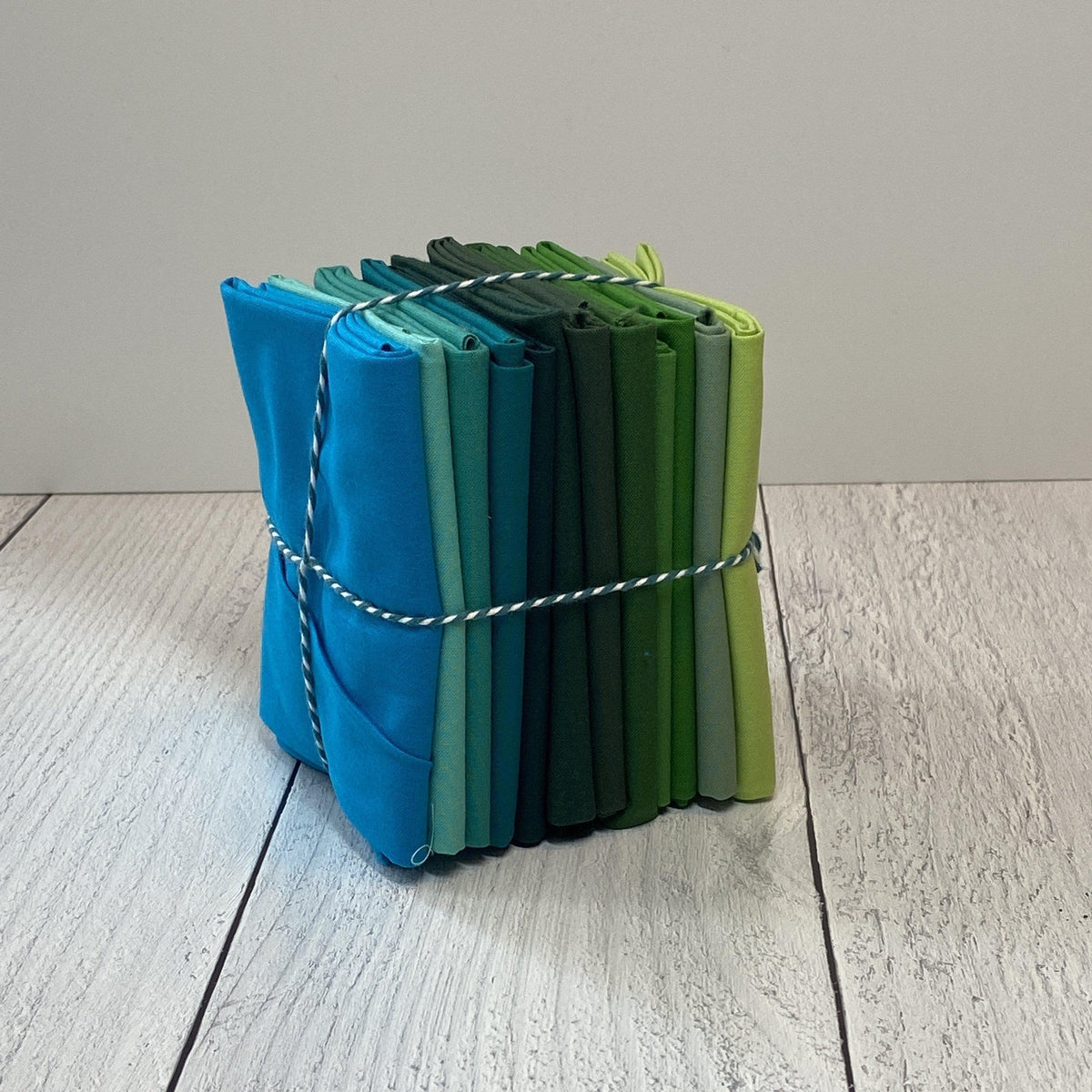 Kona - Fat Quarter Bundle of Kona Solids (12 Pieces) - fresh pond - gatherhereonline.sbs