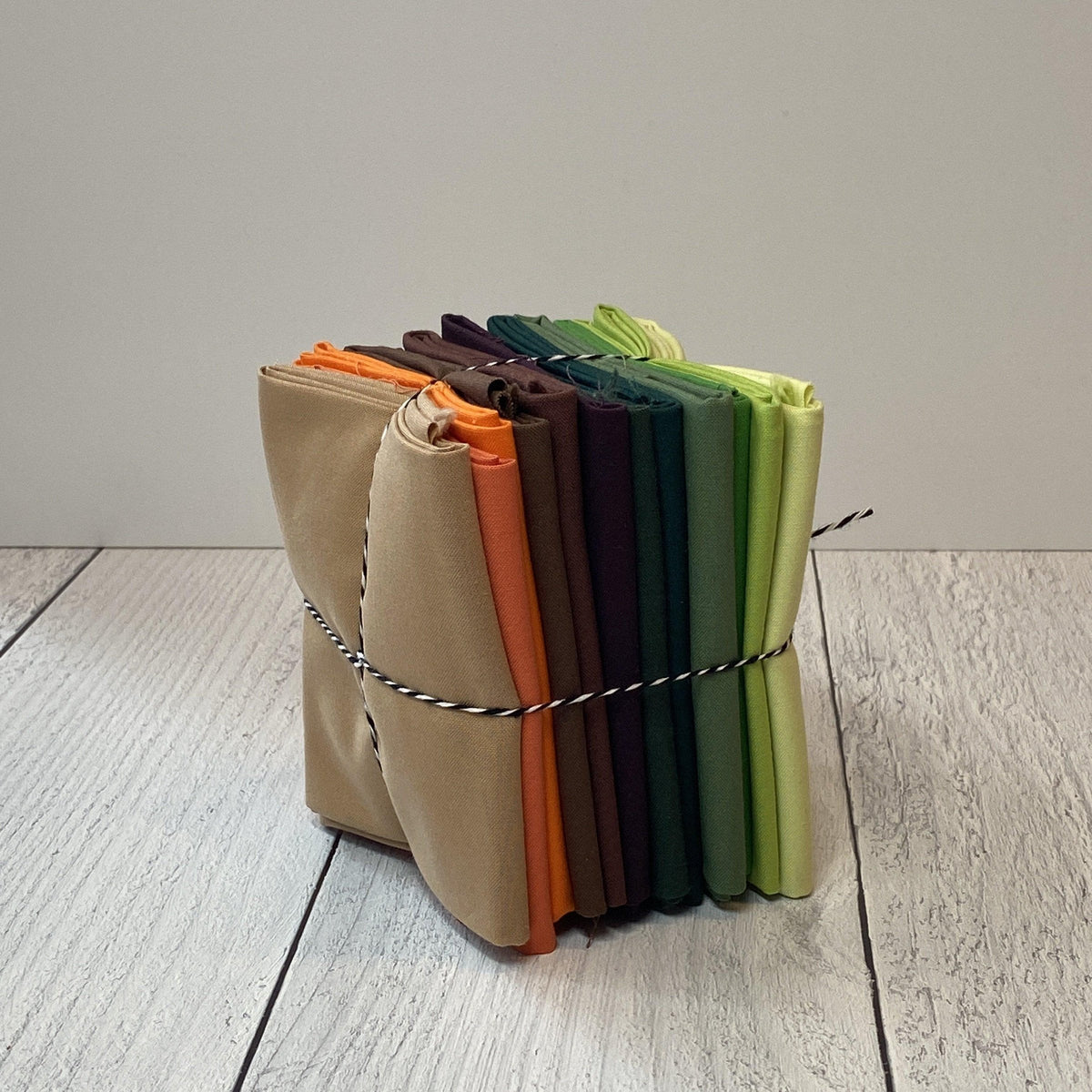 Kona - Fat Quarter Bundle of Kona Solids (12 Pieces) - frog & toad - gatherhereonline.sbs