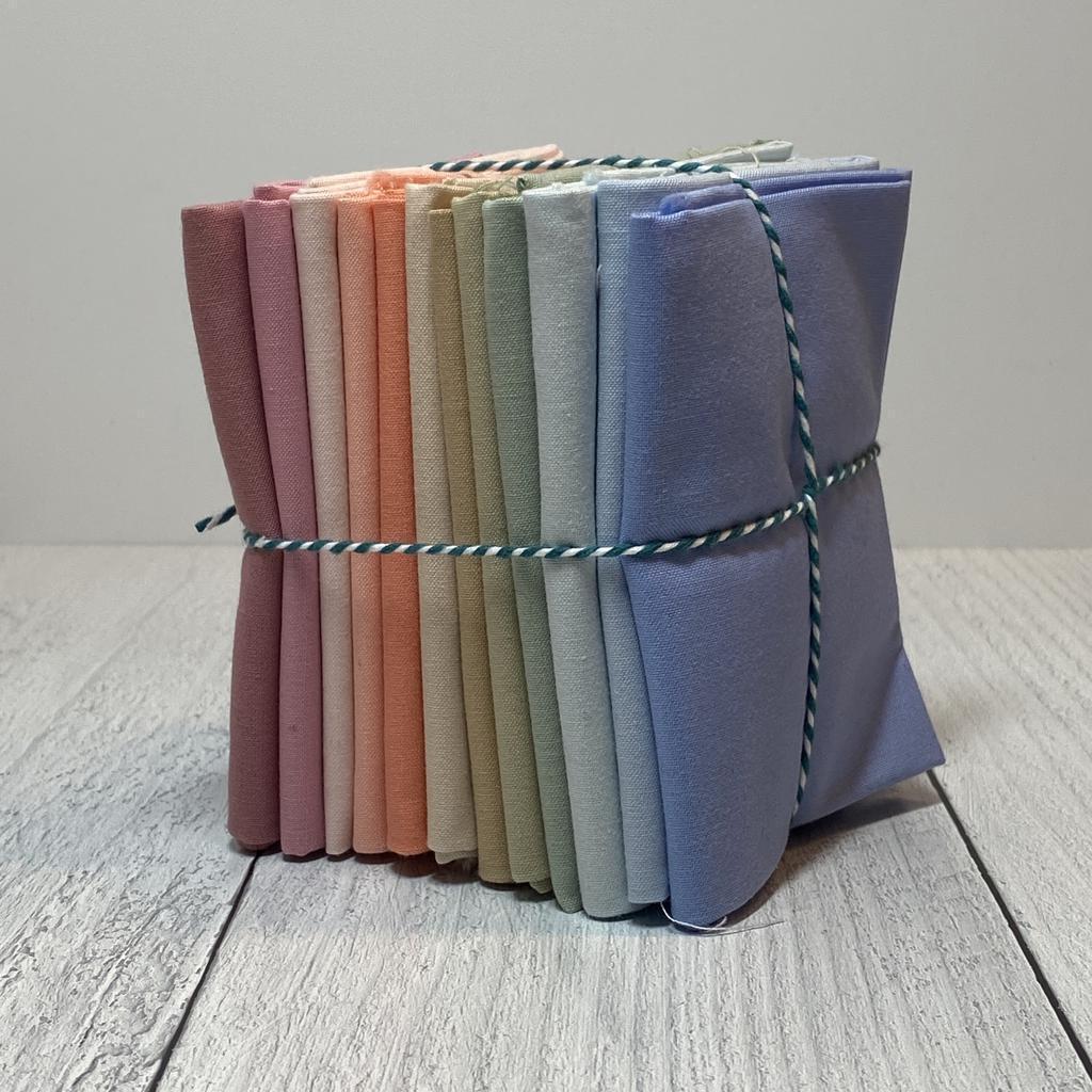 Kona - Fat Quarter Bundle of Kona Solids (12 Pieces) - pastels ombre - gatherhereonline.sbs