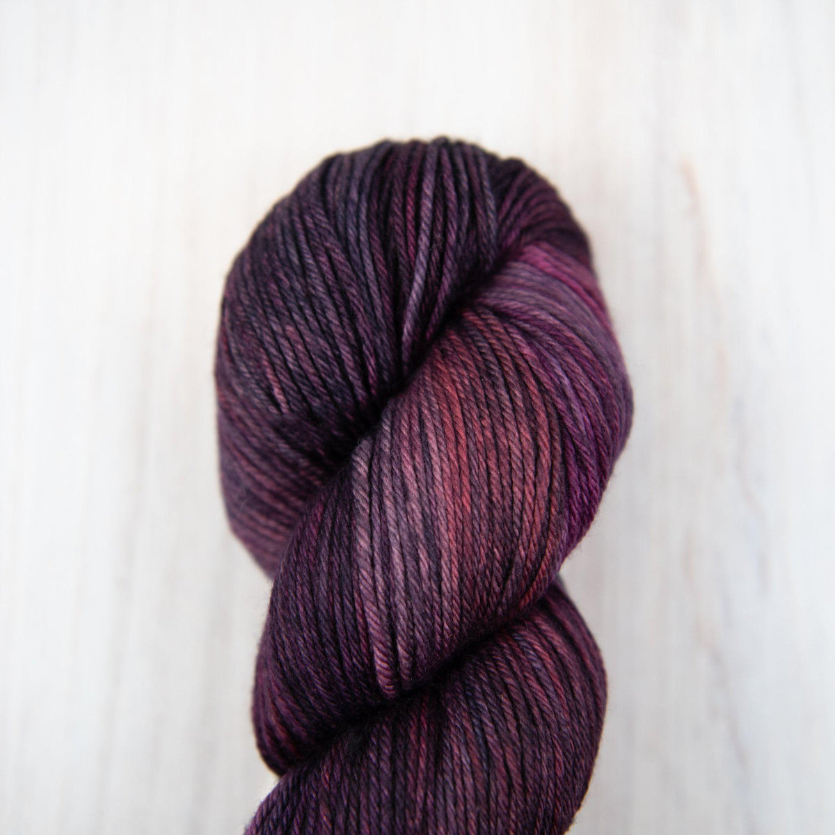 Malabrigo - Arroyo - 872 Purpuras - gatherhereonline.sbs