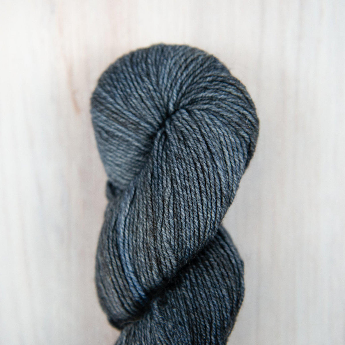 Malabrigo - Dos Tierras - 845 Cirrus Gray - gatherhereonline.sbs