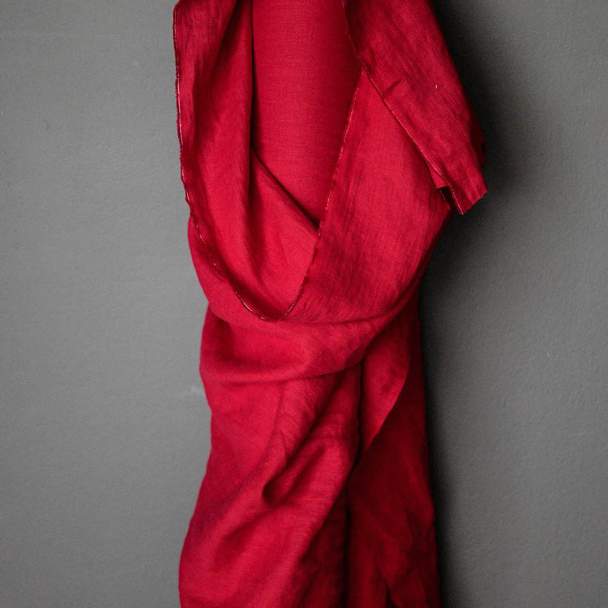 Merchant & Mills-185 Linen Core, Demon Scarlet-fabric-gather here online