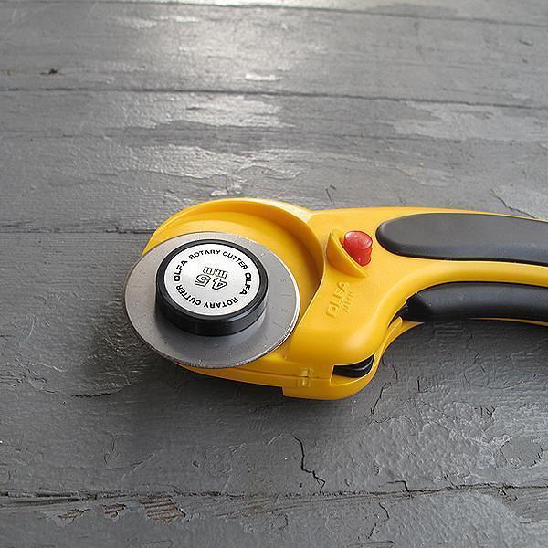 Olfa - Ergonomic Rotary Cutter - 45mm - Default - gatherhereonline.sbs
