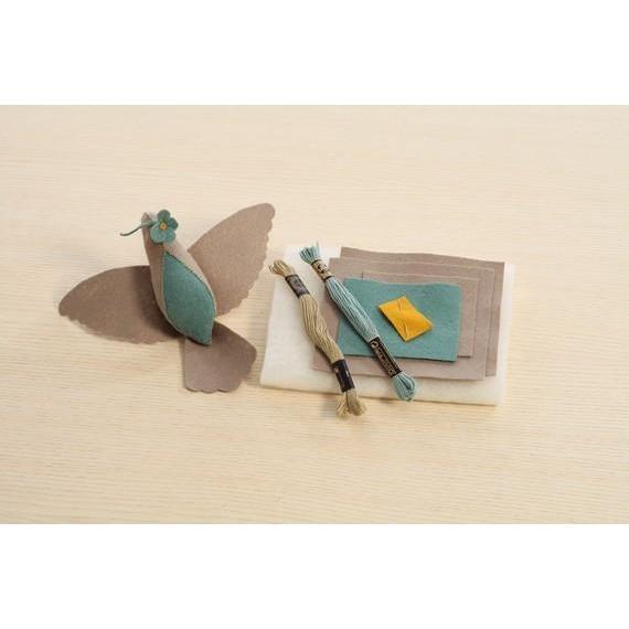 Threadfollower - Beige & Teal Bird in Flight Hand Stitching Kit - Default - gatherhereonline.sbs
