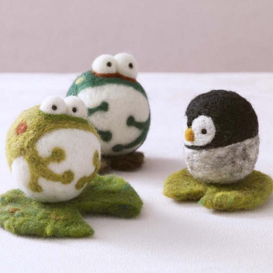 Chronicle Books - Woolbuddies: 20 Irresistibly Simple Needle Felting Projects - Default - gatherhereonline.sbs