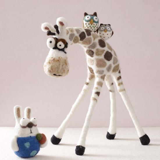 Chronicle Books - Woolbuddies: 20 Irresistibly Simple Needle Felting Projects - Default - gatherhereonline.sbs