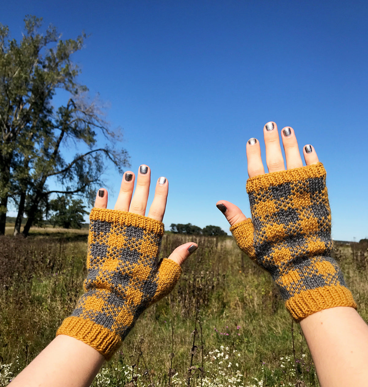 gather here classes-Fingerless Field Mitts-class-gather here online