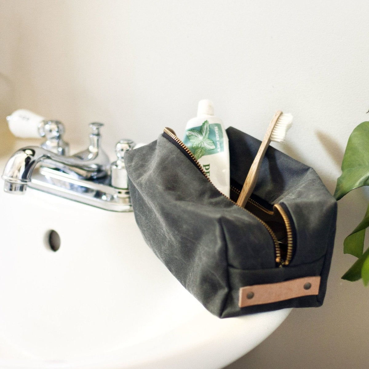 gather here classes - Waxed Canvas Dopp Kit - Default - gatherhereonline.sbs